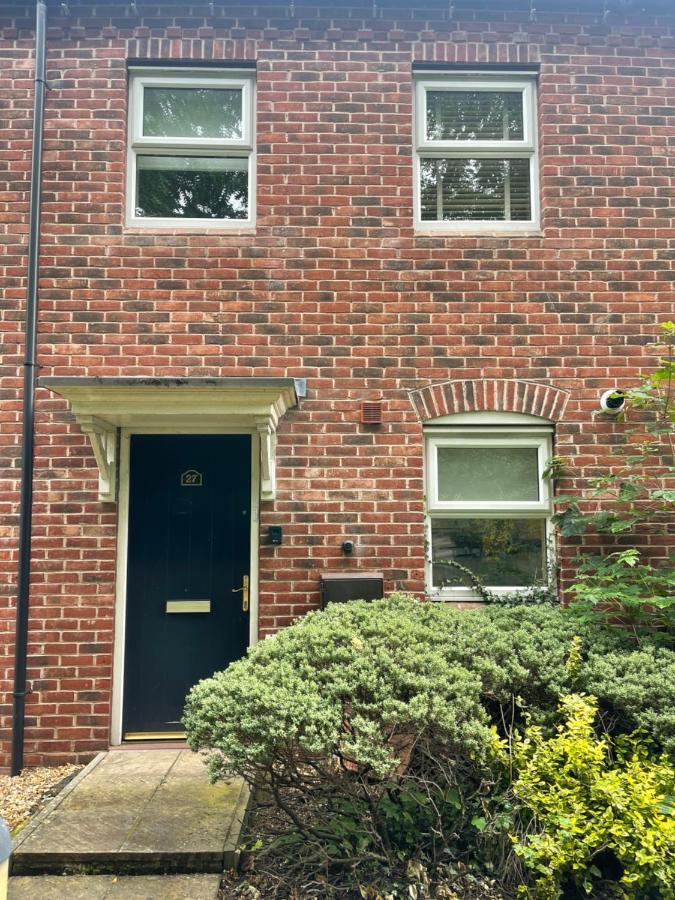 Family Home Close To Shrewsbury Town Centre المظهر الخارجي الصورة